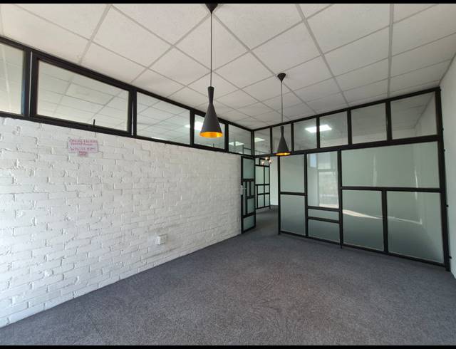 131M² OFFICE TO LET IN BIRNAM